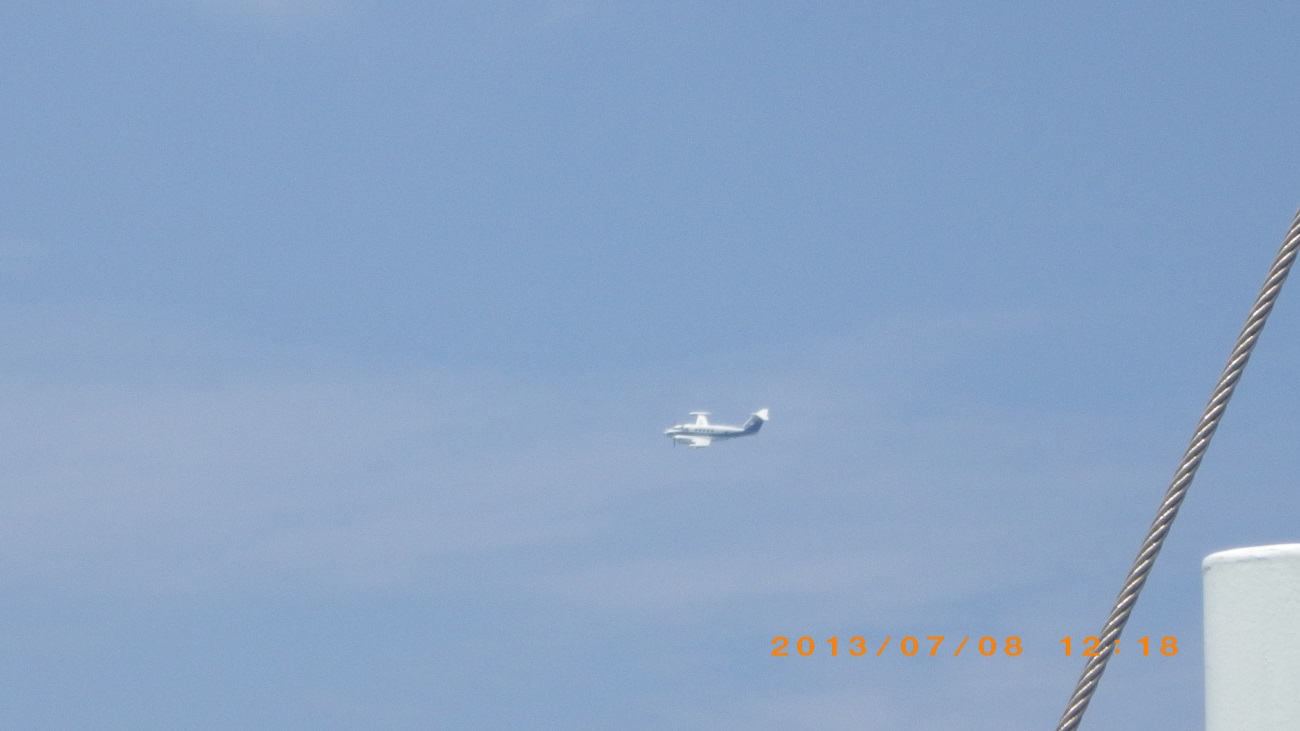 船上から見た航空機観測の様子